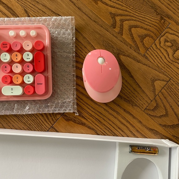 Cute 3 in 1 Wireless Keyboard & Mouse Combos 2.4G - Picture 9 of 12